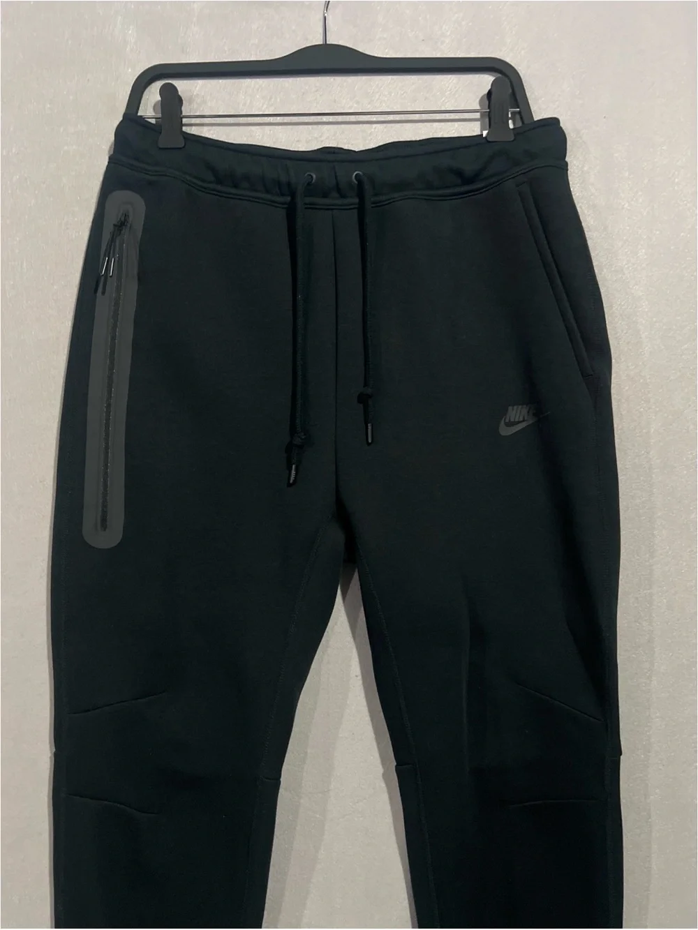Nike Tech Fleece Joggers Pants Men’s Medium Black Sweatpants FB8002-010